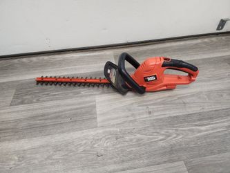 *** BLACK AND DECKER HEDGE TRIMMERS ***