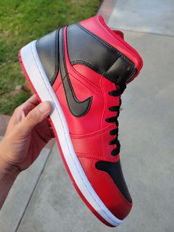 Jordan 1 mids Reversed Breds