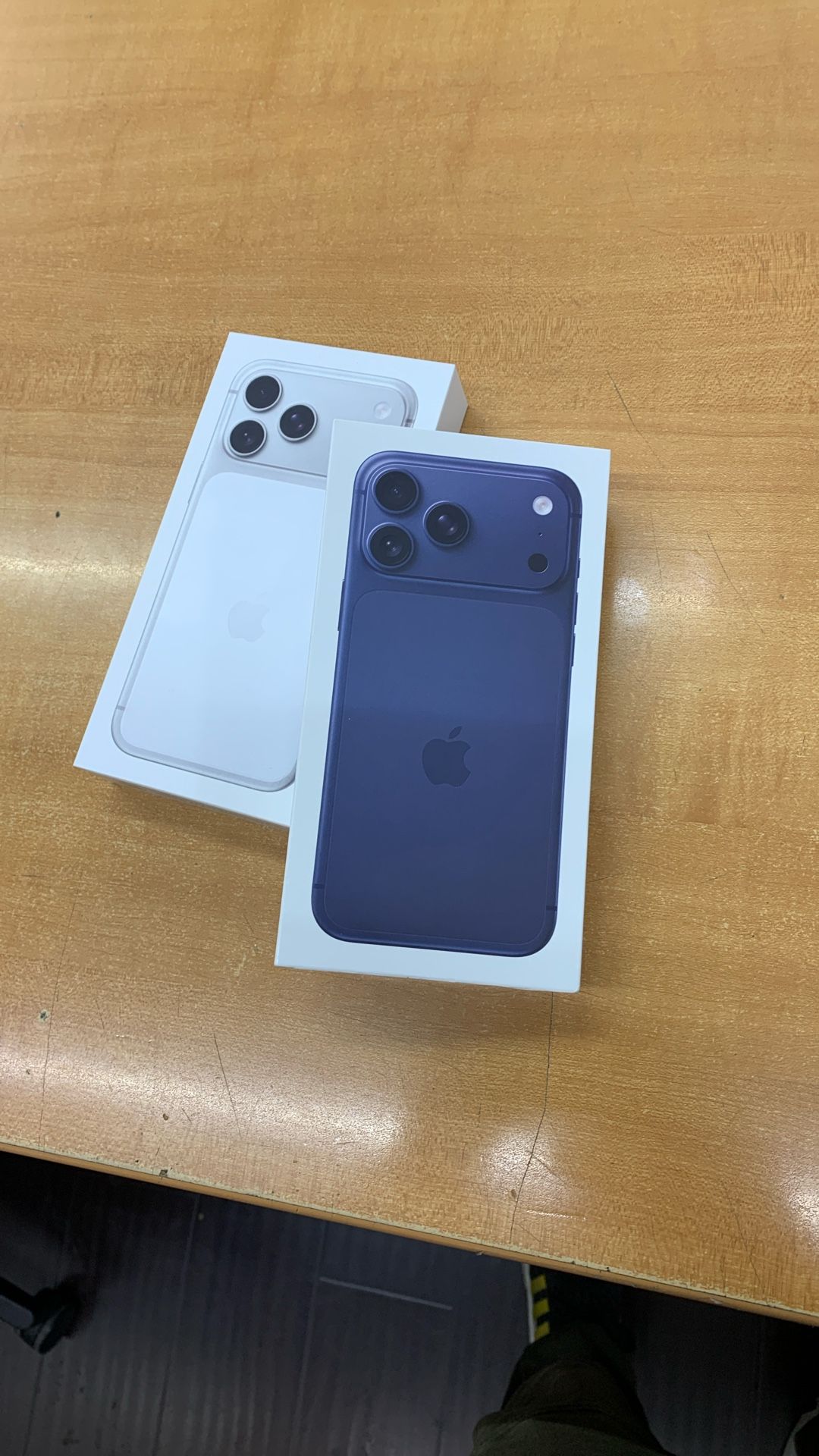 Unlocked iPhone 17Pro Max Any Carrier Down Payment TODAY