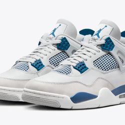 Jordan 4 Retro Military Blue (2024) DS Size 9 *In hand*
