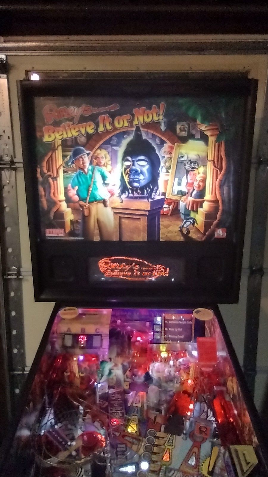 RIPLEY'S BELIEVE IT OR NOT! PINBALL MACHINE BY STERN