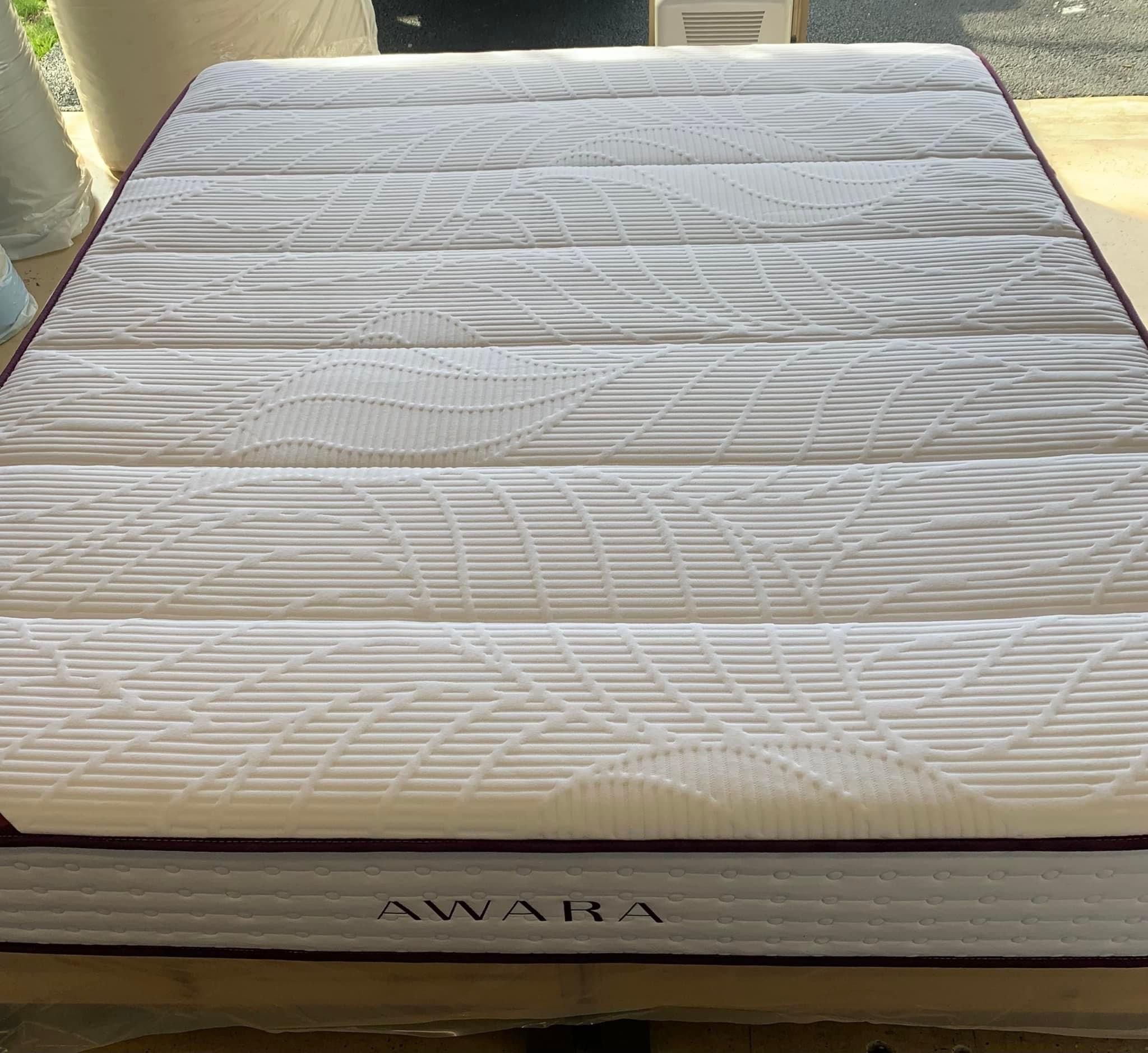 Like New King Awara Premier hybrid Mattress! Como Nuevo Colchón Híbrido Tamaño Rey
