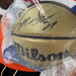 Dominique Wilkens Signed Basketball