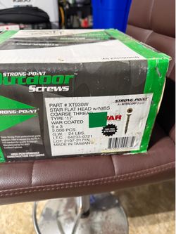 Strong-Point outdoor screws part #XT930W