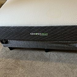 Ghost Mattress like new full Size