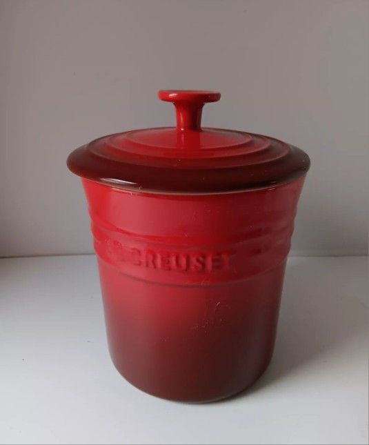Le Creuset Canister 10" Storage Canister Red Cerise Kitchen Container Stoneware