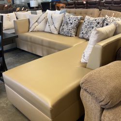 Brand new sectional $800