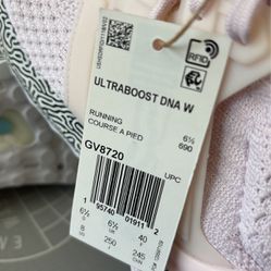 Adidas ULTRABOOST Size 8  U.S.