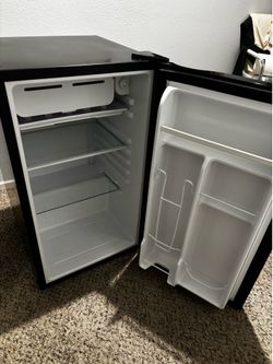 Igloo mini fridge