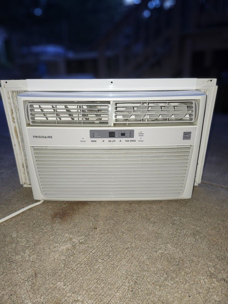 Frigidaire 6000 Btu FREE DELIVERY AND INSTALLATION