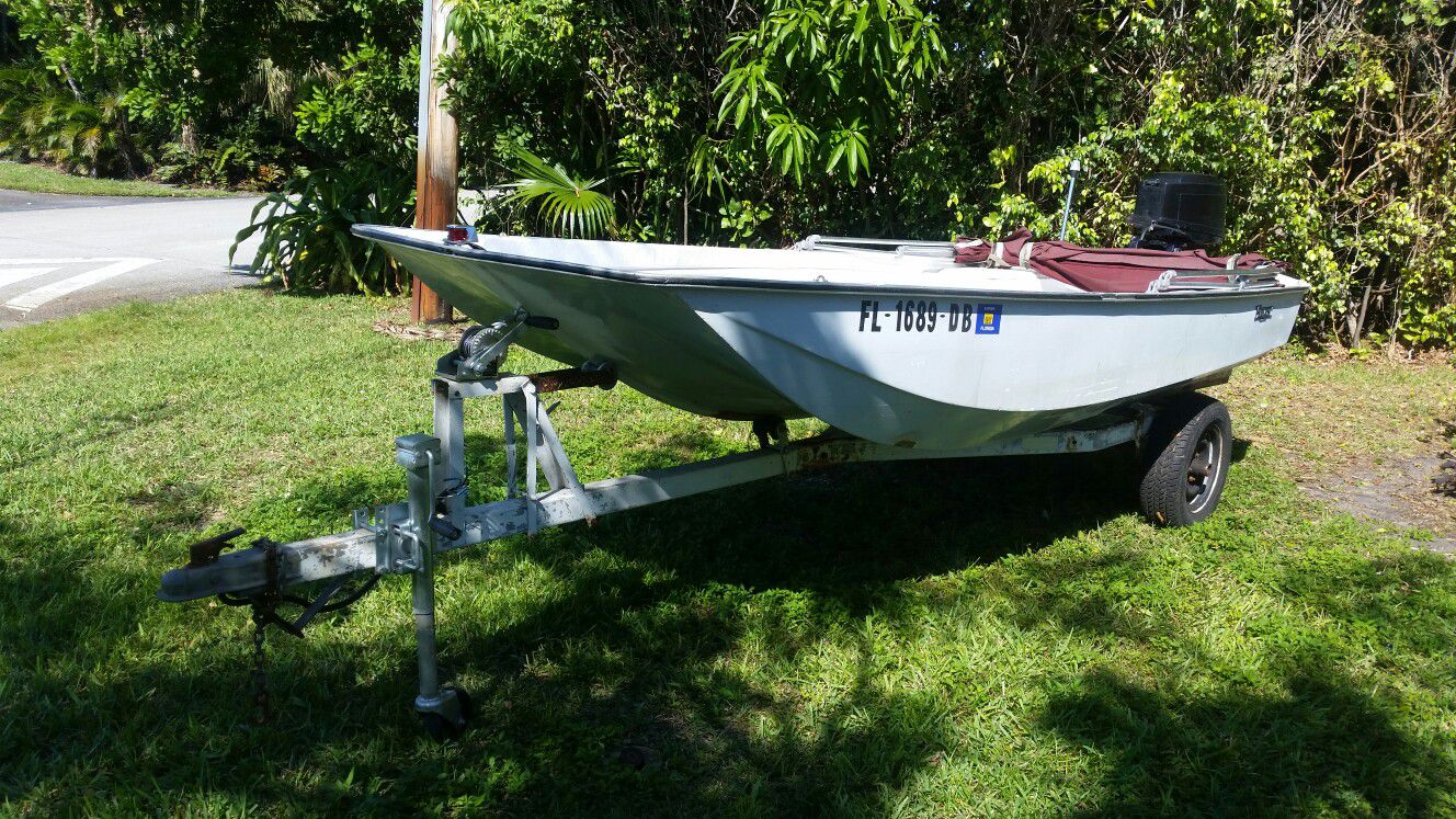 1975 Hurst 13'6" Boat
