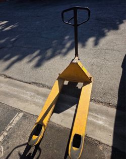 Pallet Jack (works perfect )