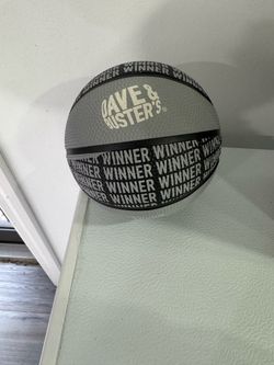 DAVE & BUSTER--MINI-BASKETBALL-WINNER-2 NEW