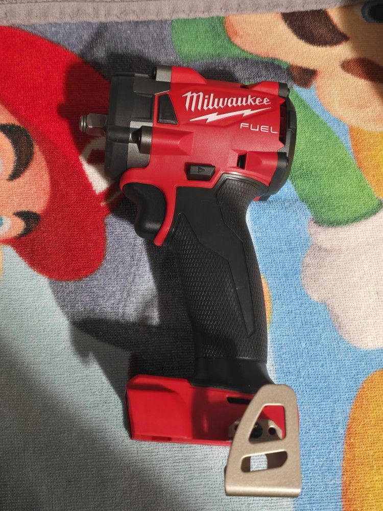 Milwaukee
M18 FUEL GEN-3 18V Lithium-Ion Brushless Cordless 3/8 in. Compact Impact Wrench with Friction Ring (Tool-Only) Brand New