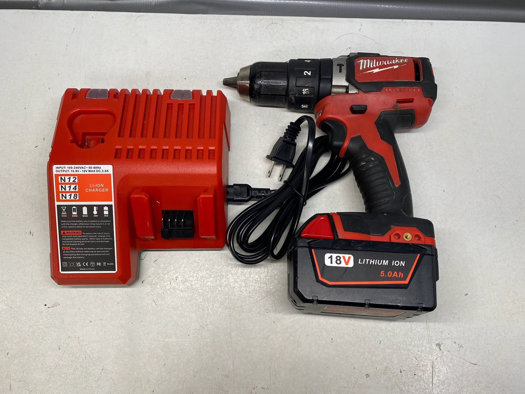 MILWAUKEE 2702-20 M18 Cordless 1/2 in. Hammer Drill w/ 5.0Ah Batt & Charger