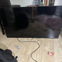 TV Vizio 55 Inch  with wall mount Included 