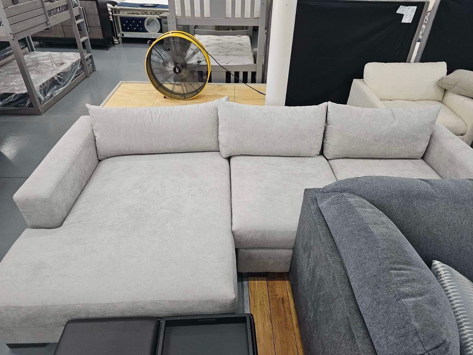 Small Chaise Sectional (( *** No Credit Check %% No Credit Needed %% Same Day Delivery ***)) No Money Down. Call Us At 916.661.1073