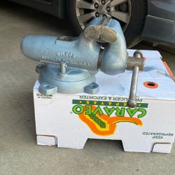 Wilton Bullet Vise Good Contision 4 Inch Wide $ 250 Firm 