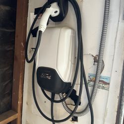 Ford Connect Charge Station