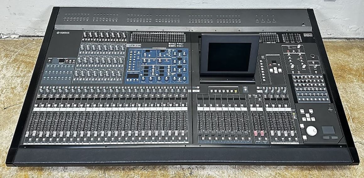 Yamaha PM5DRH DIgital Mixing Console W/ Case . Power Supply
