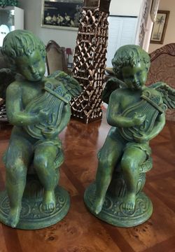 Little angel statue