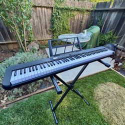 Music keyboard