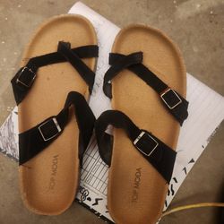 Tiogo Sandals