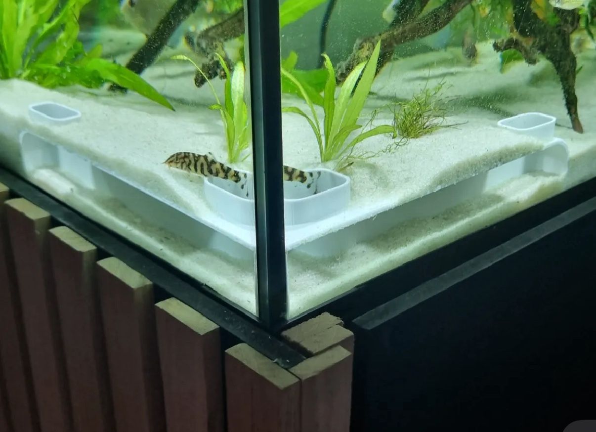 Fish Tank Corner Tunnel