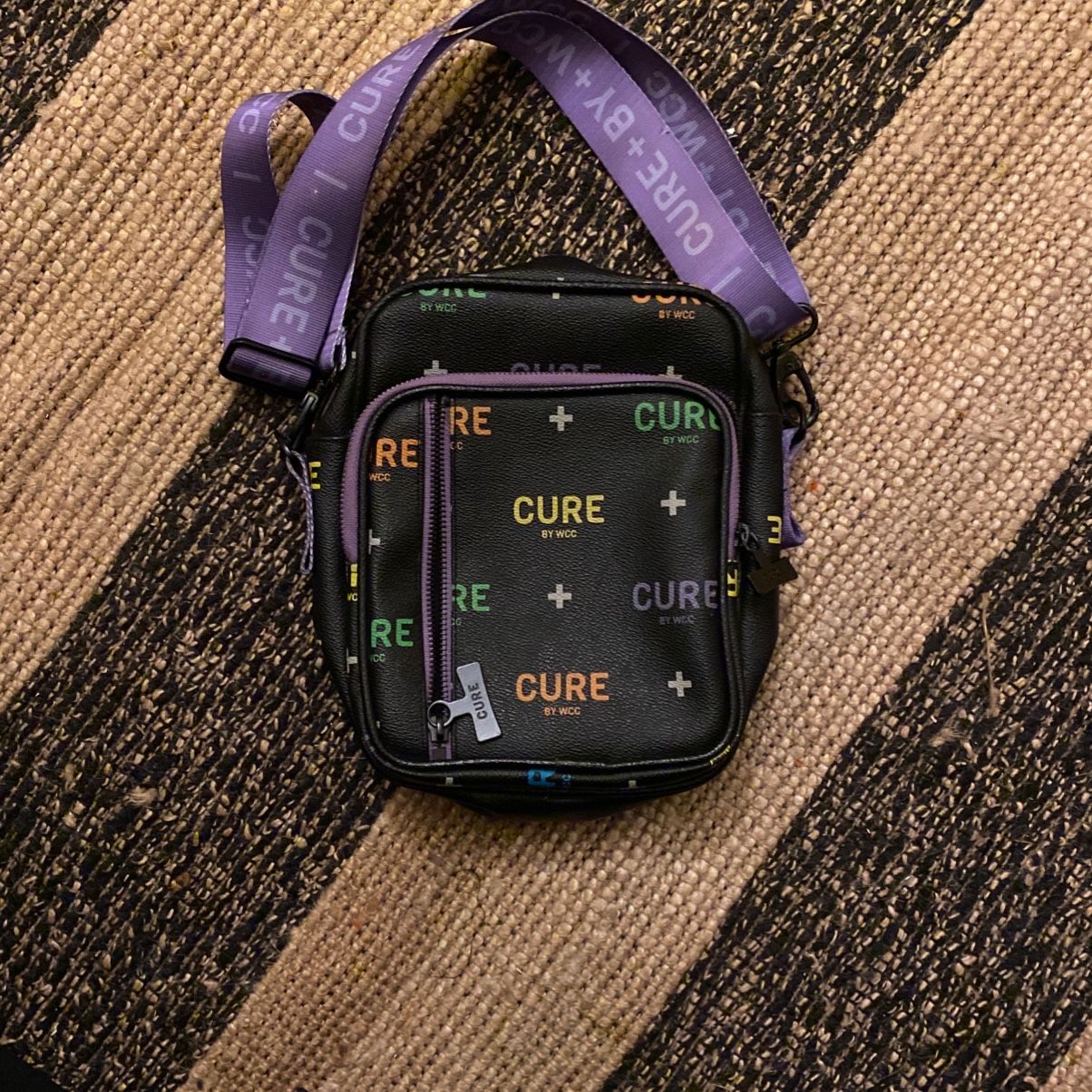 Cure shop messenger bag
