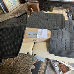 Nissan Rogue Floor Mats & Cargo Mats (New In box)