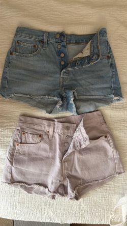 Levi’s 501 women’s denim shorts in blue and light purple, size 27