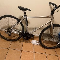 GIANT "CYPRESS ST."MOUNTAIN BIKE