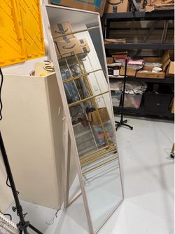 Full stand up mirror
