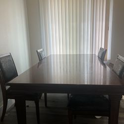 Dining Room Table 