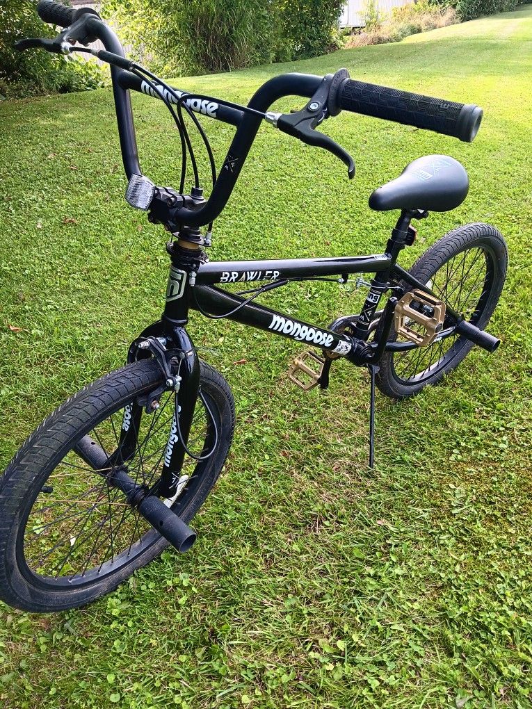 Mongoose Brawler Bmx