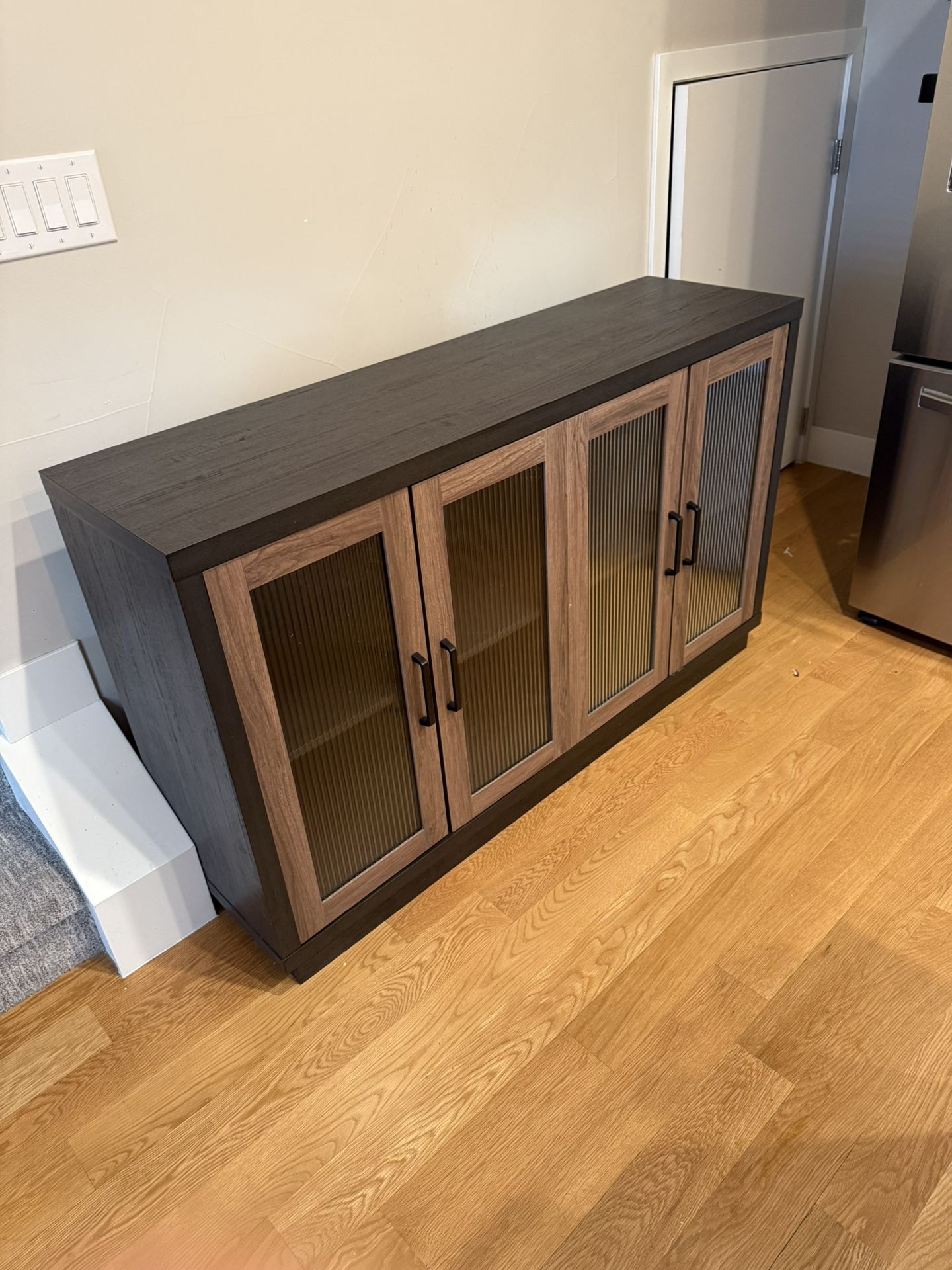 Cabinet Space With Frosted Glass