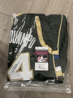 Giannis Antetokounmpo Signed Jersey (JSA)