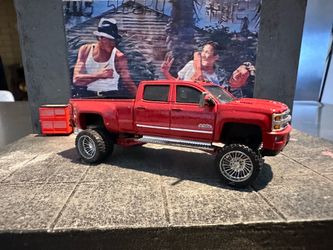 Custom Greenlight 2018 Chevrolet Silverado 3500HD Dually Lifted Build – Red w/ Black Interior (1:64)
