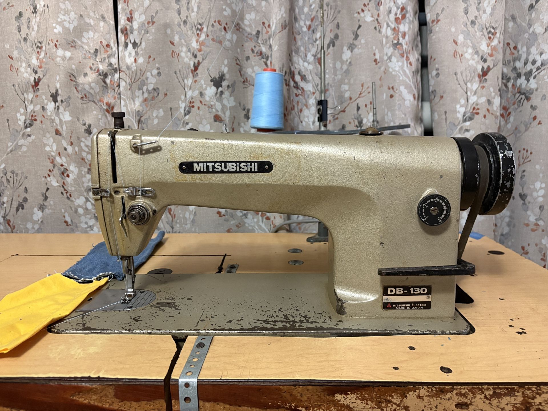 Industrial Sewing Machine - Mitsubishi DB-130 with Clutch Motor