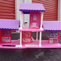 Large Doll House