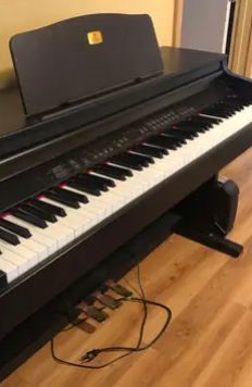 PIANO BEHRINGER CONCERT Model CDP2000