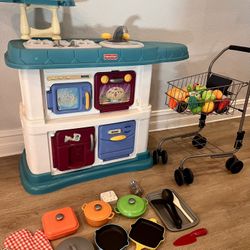 Play Kitchen Set