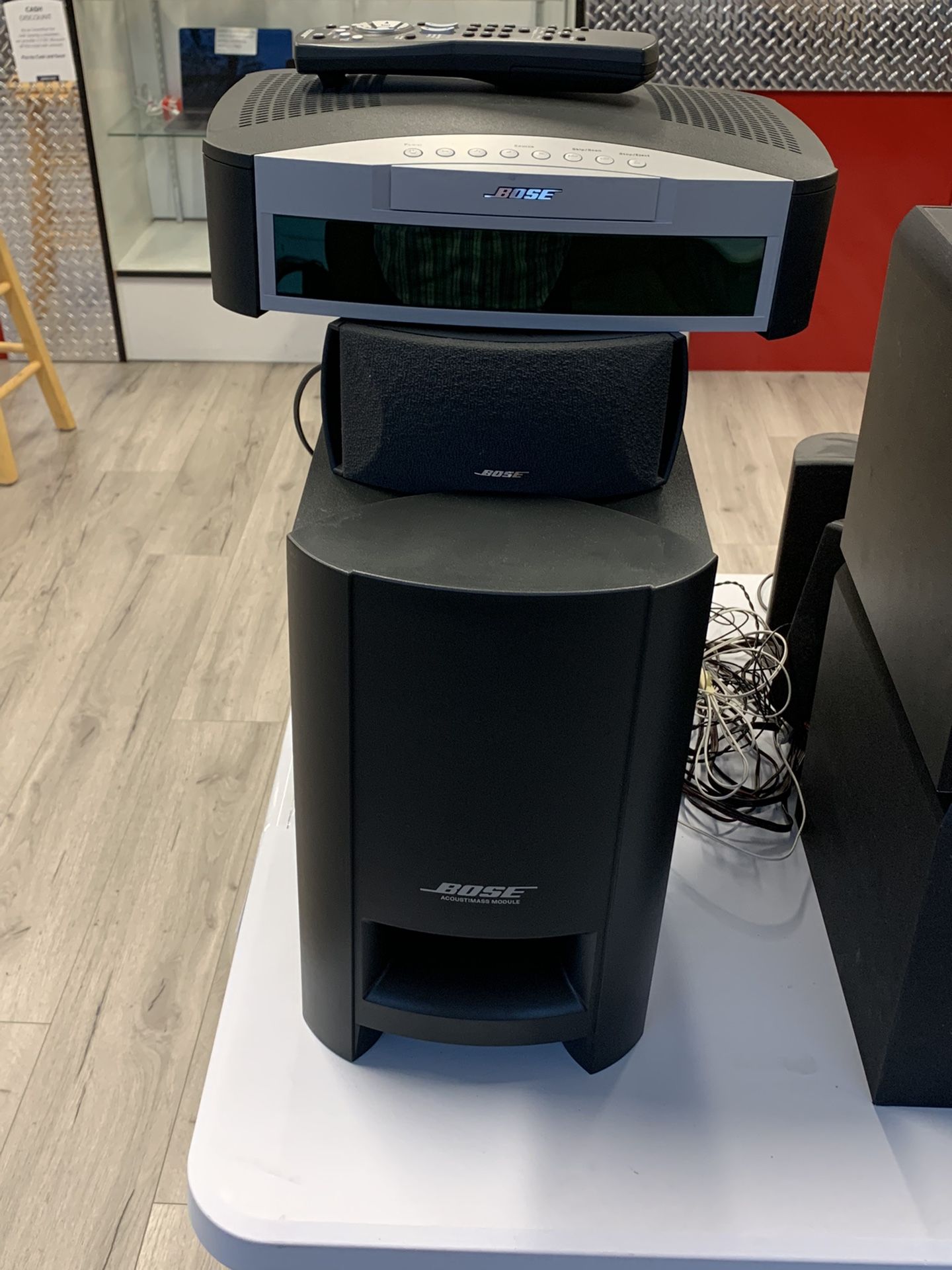 Bose 3-2-1 Media Center w/3pc Speaker Set $165