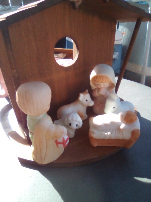 Precious 💕💕 Moment S Nativity Set