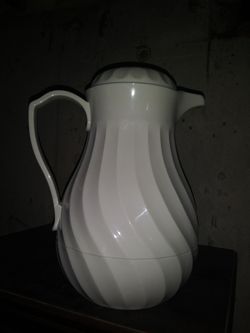 Coffee swirl carafe