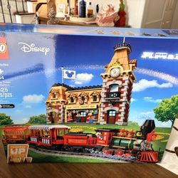 LEGO 71044 Disney Train and Station Retired Set (NEW)
