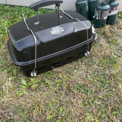 Portable BBQ grill Great For Camping Comes With 4 Propane Tanks