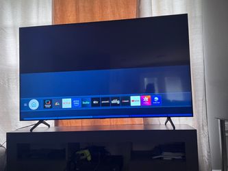 Samsung Smart TV Large Flat Screen