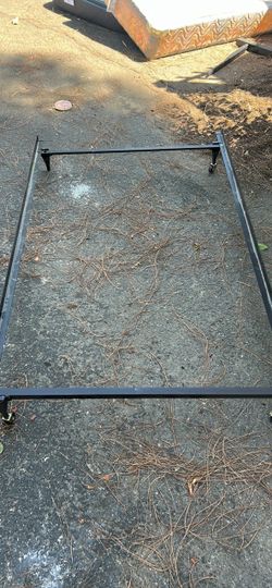 Twin metal bedframe