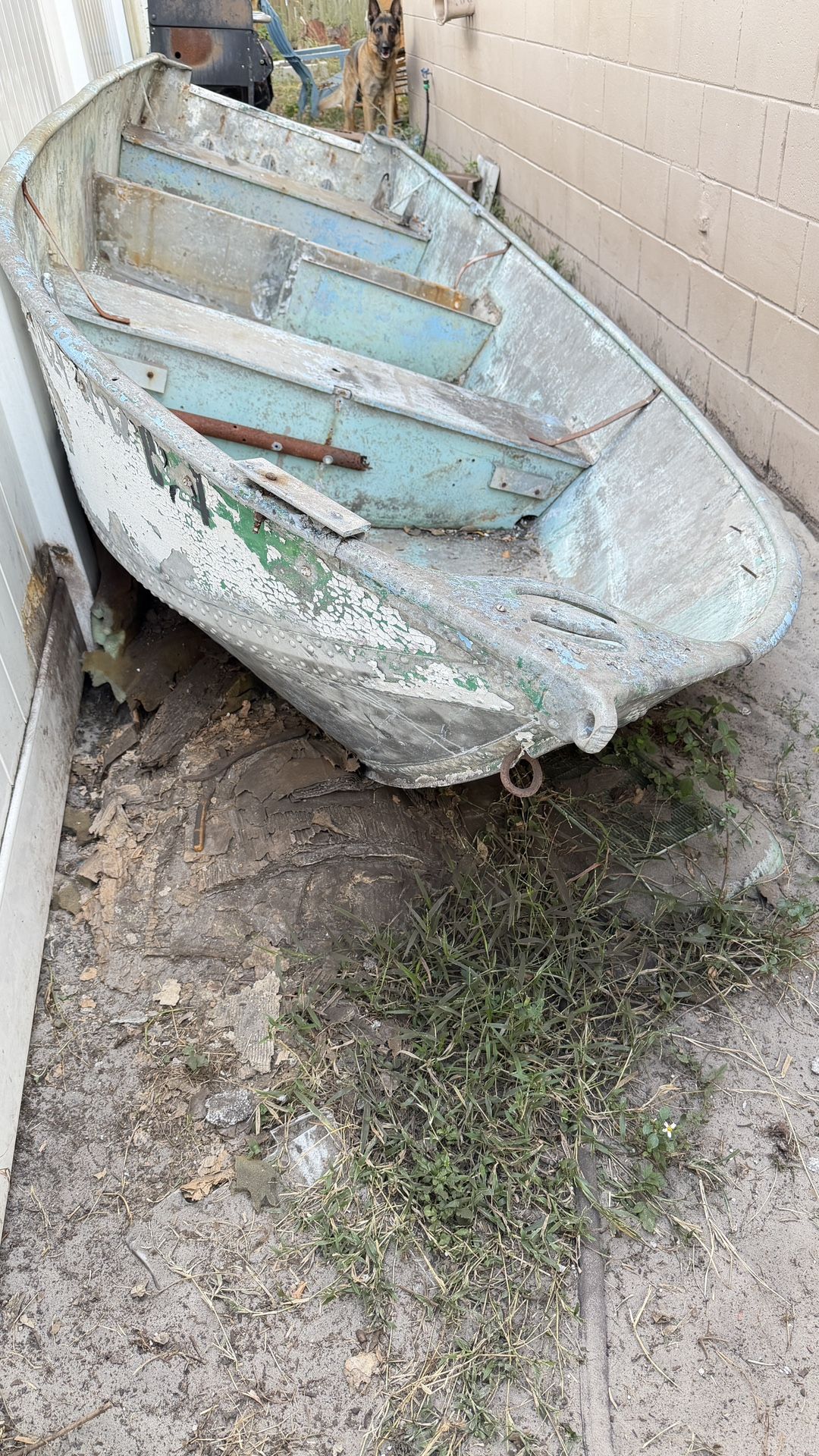 14ft Aluminum Boat With Title. For Project Or Scrap